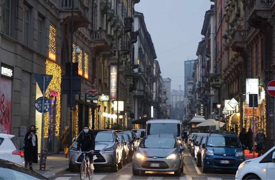 Milan to ban cars from city centre as early as 2024