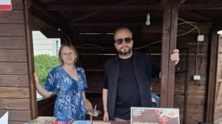 Rozpoczęła się 48. Radomska Wiosna Literacka. Przy pomniku Jana Kochanowskiego pojawili się Ziemowit Szczerk oraz Jarosław Mikołajewski
