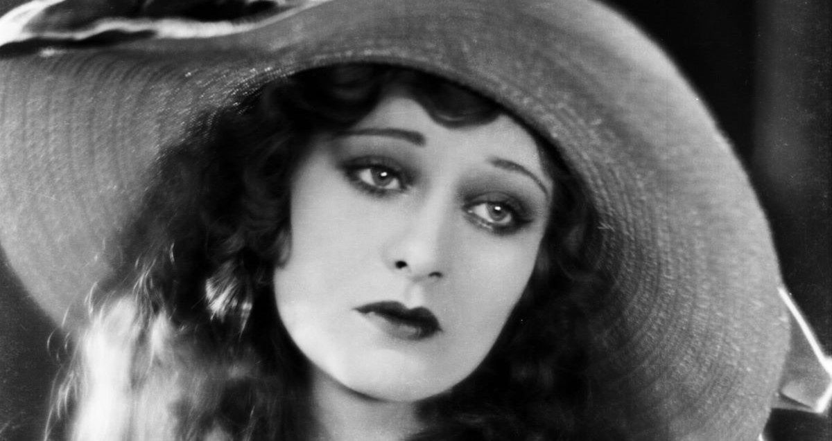 Dolores Costello
