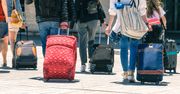 Nie oznaczaj walizki wstążką. Bagażowy zdradza, dlaczego