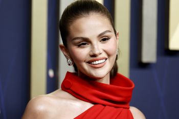 Selena Gomez w wieczorowej mini. Klasa sama w sobie