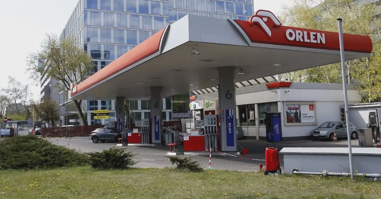 Kierowcy płacą więcej nawet z pakietem CPN. Tak zmieniły się ceny paliw w Polsce