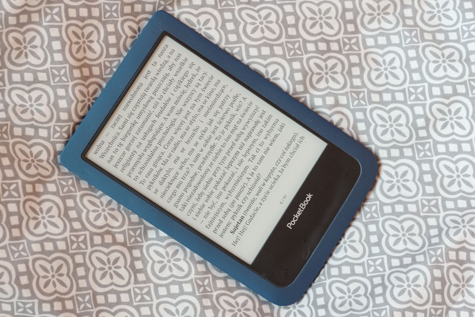 PocketBook Aqua 2: wodoodporny czytnik, na którym można też słuchać 2