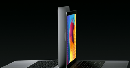 Nowe MacBooki Pro sprzedają się świetnie, w pięć dni zmiotły konkurencje