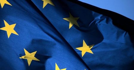 Komisja Europejska zatwierdza wniosek UKE dotyczący deregulacji rynku usług internetowych w Polsce