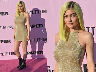 Kylie Jenner na Coachella w wyszczuplających majtach… (ZDJĘCIA)