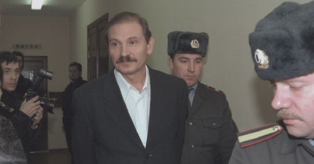 To nie było samobójstwo. Przeciwnik Putina został uduszony