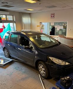 Staranował drzwi komisariatu. Chciał uwolnić ukochaną