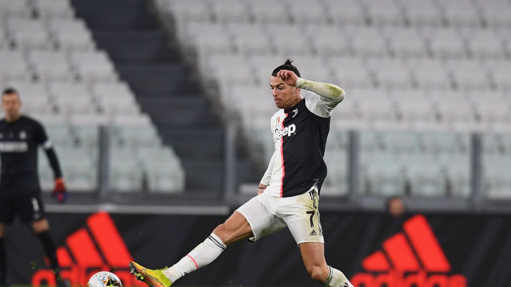 Koronawirus we Włoszech. Cristiano Ronaldo pomaga klubowi