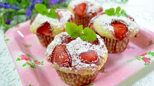Muffinki z truskawkami. Idealne jako deser, jak i śniadanie
