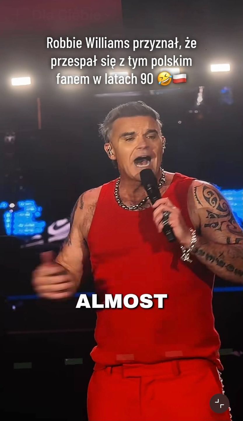 Robbie Williams żartuje na koncercie