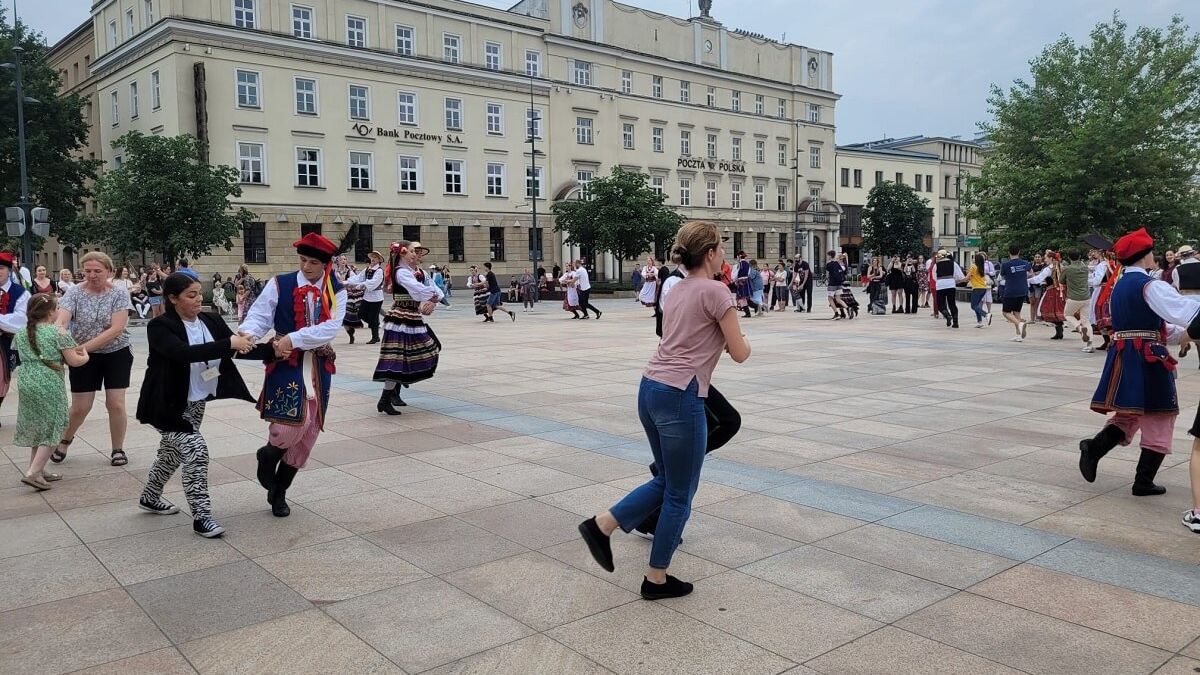 „Tańcz z Kaniorowcami” na Placu Litewskim