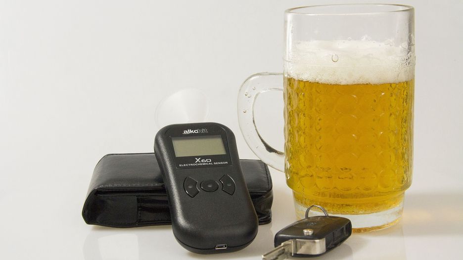 Sędzia spowodował kolizję po alkoholu.