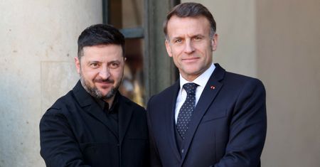 Zełenski w Pałacu Elizejskim. Startuje szczyt koalicji chętnych