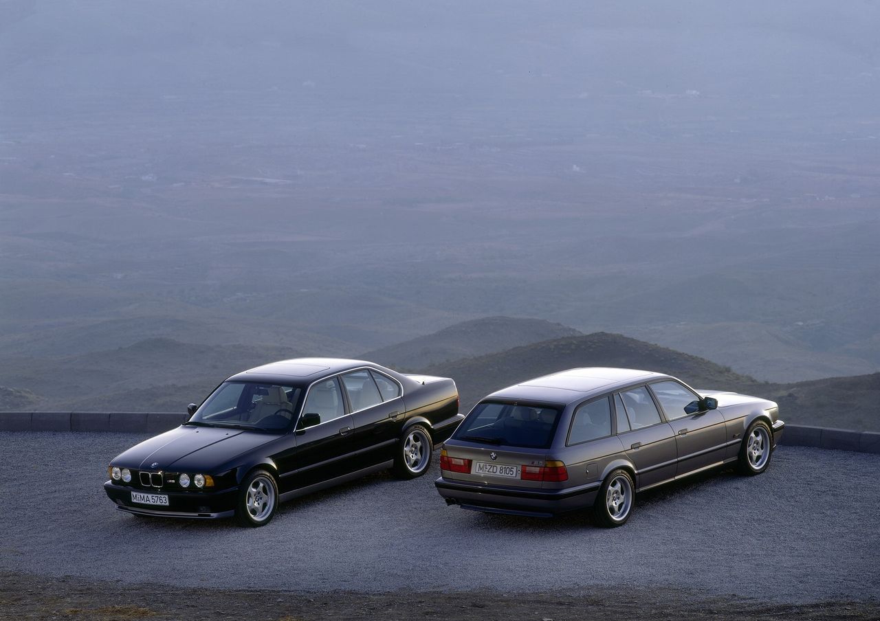 BMW M5 E34 w wersji sedan i Touring (1992) (fot. BMW)