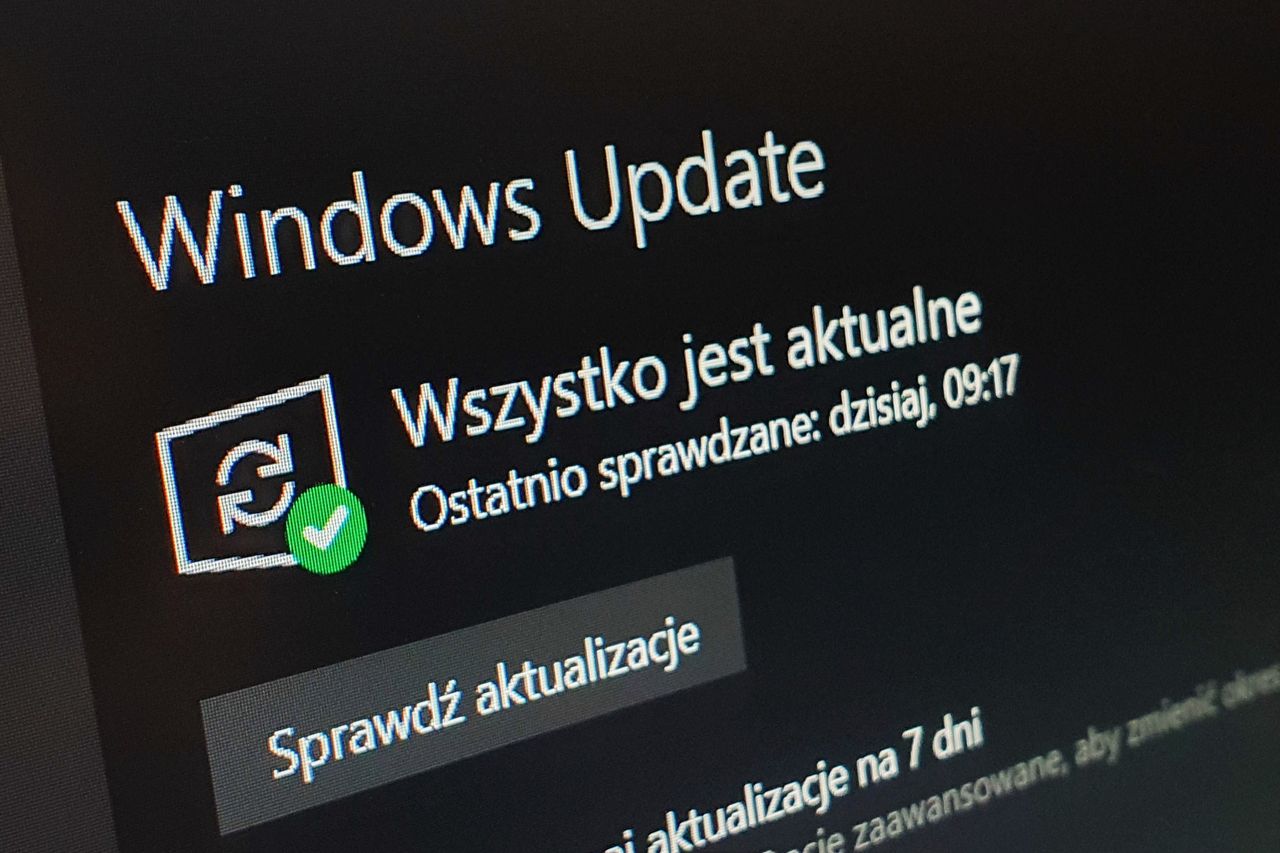 Microsoft bada pierwsze usterki Windows 10 20H1, fot. Oskar Ziomek