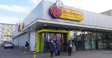 Biedronka wypłaci pracownikom nagrody. Oto kwota