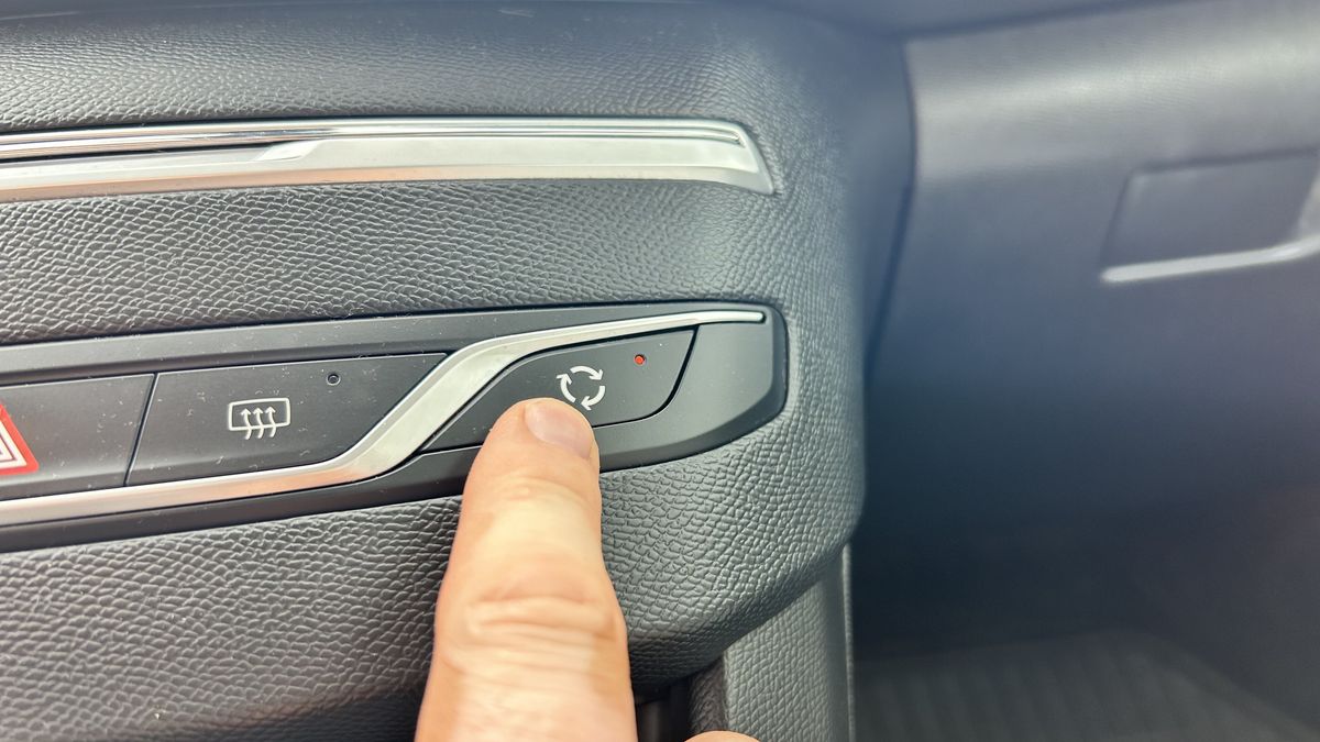 Włącznik obiegu zamkniętego w klimatyzacji