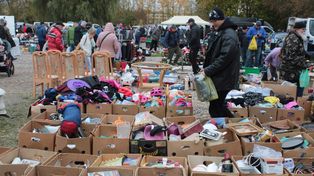 Koszalin: Tłumy na niedzielnej giełdzie. Pogoda nie odstraszyła