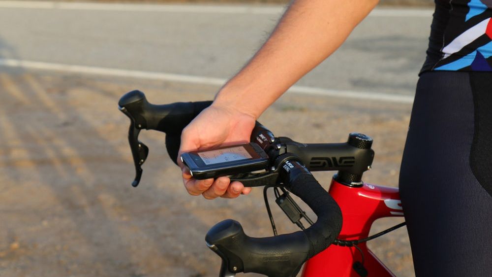 RF-1 to licznik, GPS i światło rowerowe w jednym 1