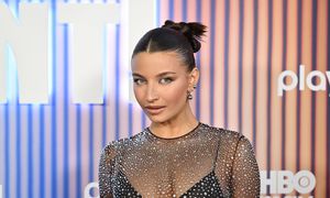 Jortsy i czarne kozaki. Julia Wieniawa skradła show na koncercie