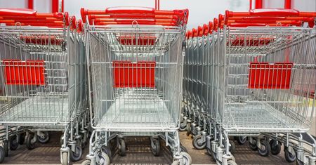 Sieć przejmuje 500 sklepów rywala. Zmiany w polskim handlu detalicznym
