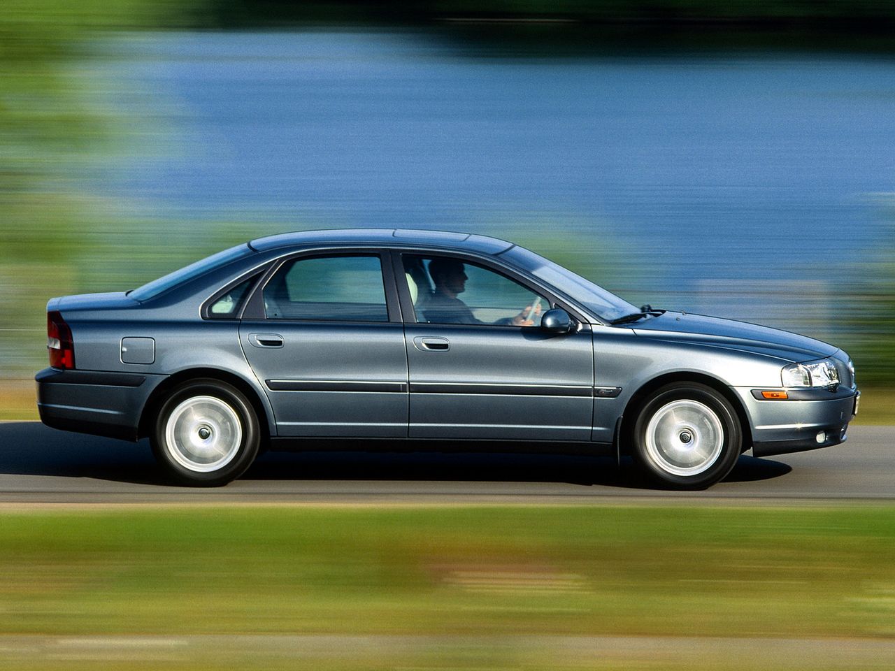 Ta elegancka limuzyna wciąż może się podobać, a pod maską pracuje świetny diesel