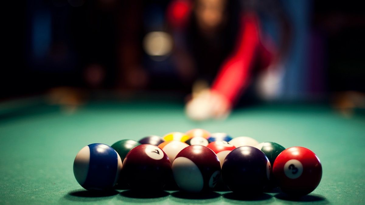 Czym się różni snooker od bilarda?
