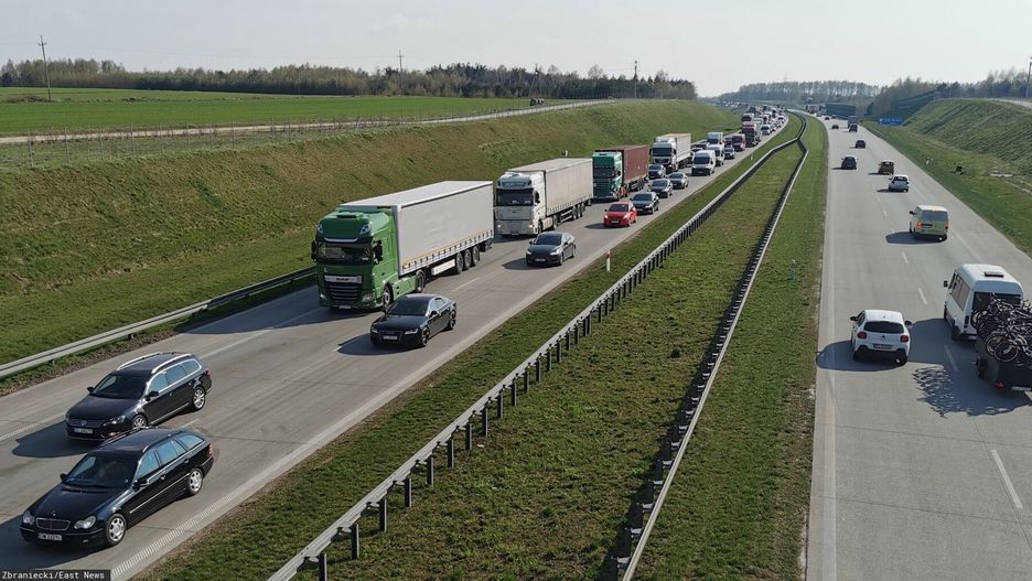 East News archiwum 8
Fot. Andrzej Zbraniecki / East East / Lodz  30.04.2021    Wzmozony ruch na drogach...policja apeluje o ostroznosc !!!.N/z: Autostrada Bursztynowa A1
Andrzej Zbraniecki