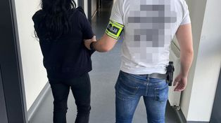 Łódź: 29-latka ukradła pieniądze i szarpała się z ekspedientką. Udało jej się uciec przez zaplecze sklepu