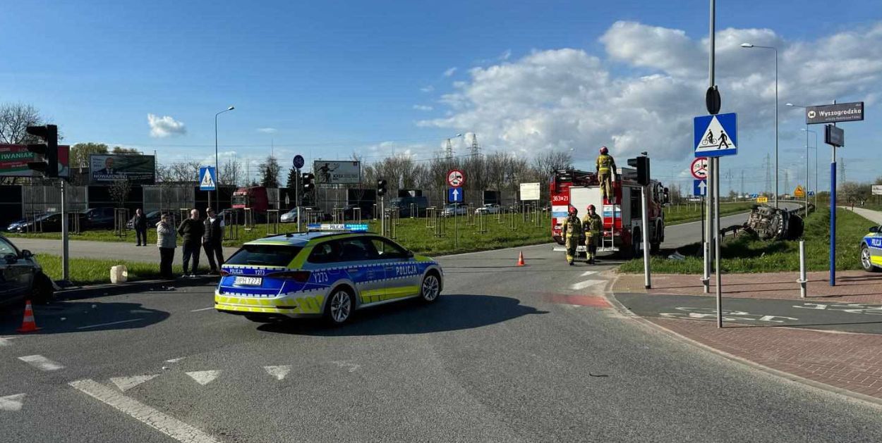 Dachowanie na rondzie dzwon - będą utrudnienia przez kilka godzin!