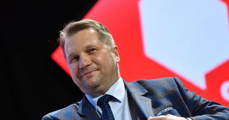 Samochód z Czarnkiem piratował 180 km/h. W mgnieniu oka dotarł do ministerstwa