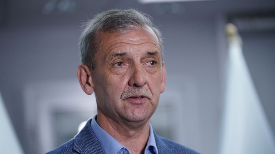 Powrót do szkoły. Prezes ZNP Sławomir Broniarz o najnowszych wytycznych
