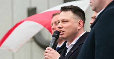 Mentzen zrobił akcję pod Sejmem. Tuż przed przyjazdem Zełenskiego