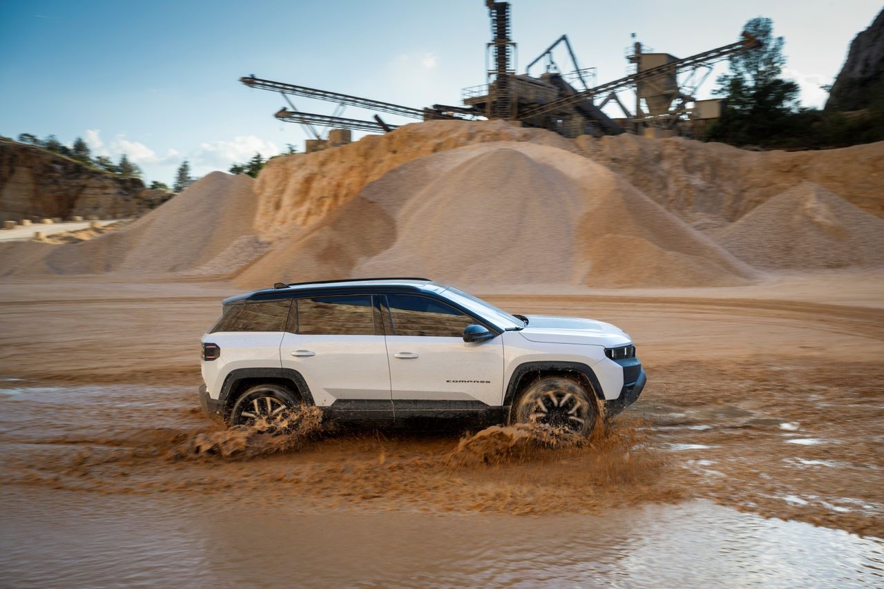 Jeep Compass nareszcie z 4x4. A właściwie 4xe