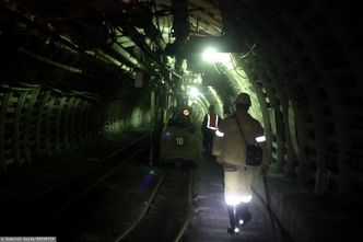 Górnicy protestują pod ziemią. "To jak siedzenie w ciemnej celi przez wiele dni, ale nie poddamy się"