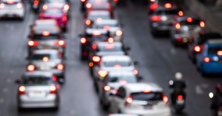 Gdzie kierowcy stoją najdłużej w korkach? Te miasta wypadają najgorzej