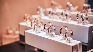 Bydgoszcz: Ukradł prawie 90 obrączek w sklepie jubilerskim