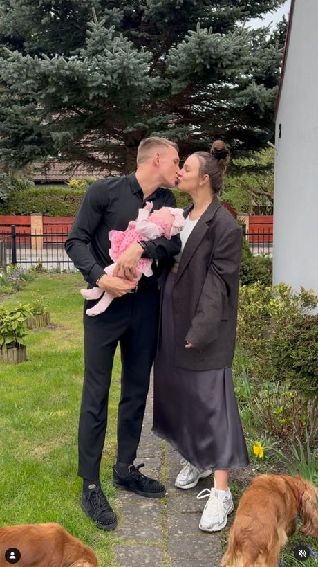 Paulina i Jakub Rzeźniczakowie z córką