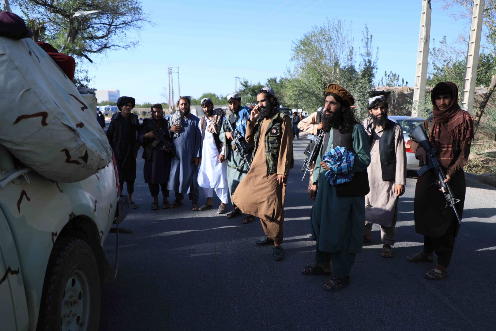 Afganistan upada. Płk Makowski: "Świat chętnie zapomni o talibach"