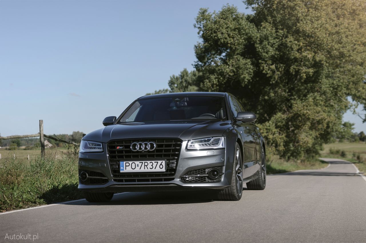 Audi S8 plus - zdjęcia, wnętrze, bagażnik