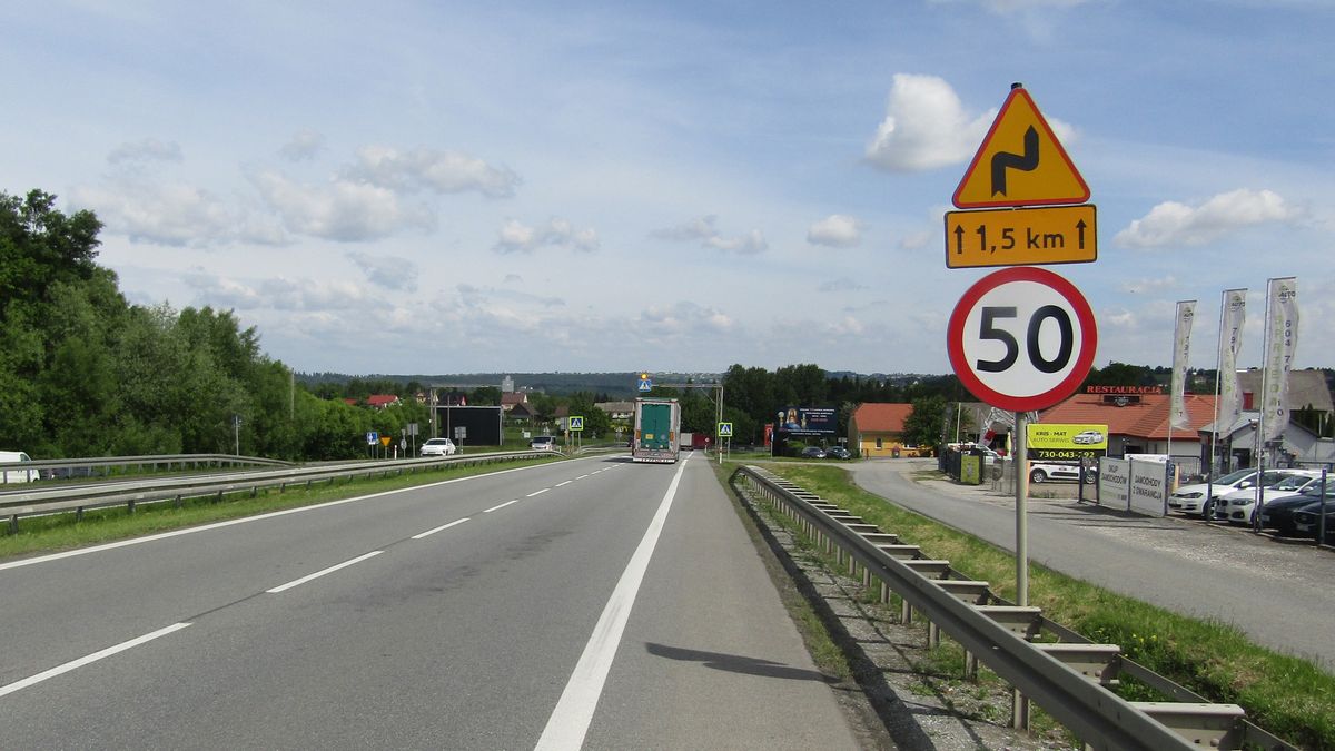 Znak ograniczenia prędkości