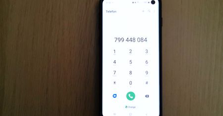 Apel Ministerstwa Cyfryzacji. Numer telefonu do zapisania