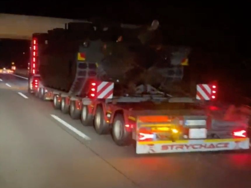 Amerykańskie czołgi na autostradzie w kierunku Polski. Takie otrzyma armia
