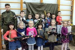 Pokolenie dzieci Putina. Eksperci nazywają to "koncepcją obrony totalnej Rosji"