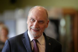 Nachodzi wielka lustracja w administracji. Antoni Macierewicz chce prześwietlić 40 tys. osób