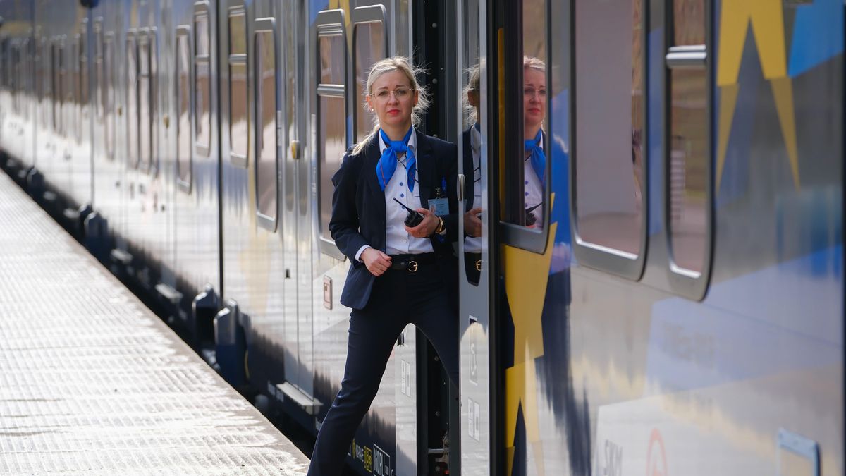 Konduktorzy opowiadają o sytuacjach z pociągu.