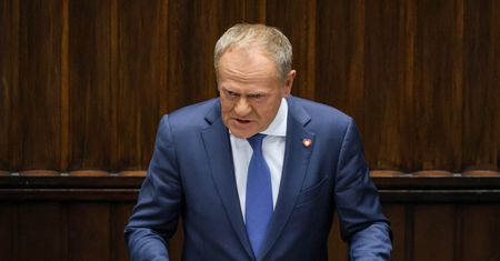 "Warto być poważnym i nie poszczekiwać". Tusk nie gryzł się w język
