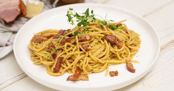 Zapomnij o śmietance. Kremowy sos do spaghetti zrobisz z czegoś zupełnie innego