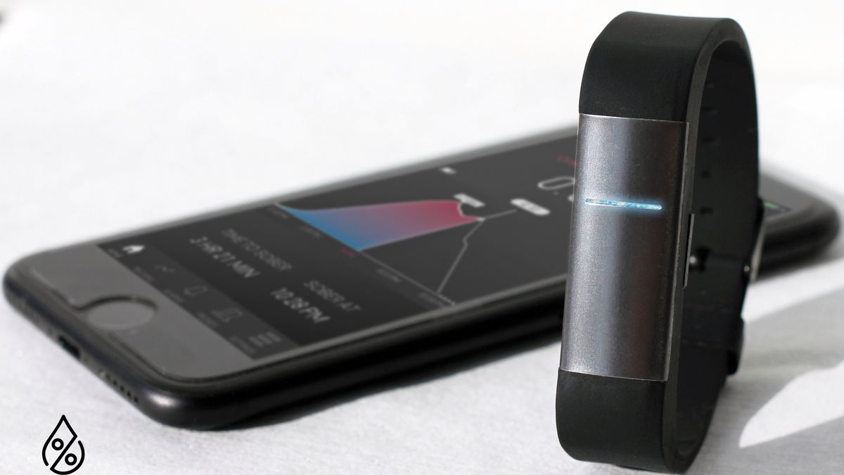 Alkomat nowej generacji. PROOF to opaska, która mierzy poziom alkoholu we krwi 1